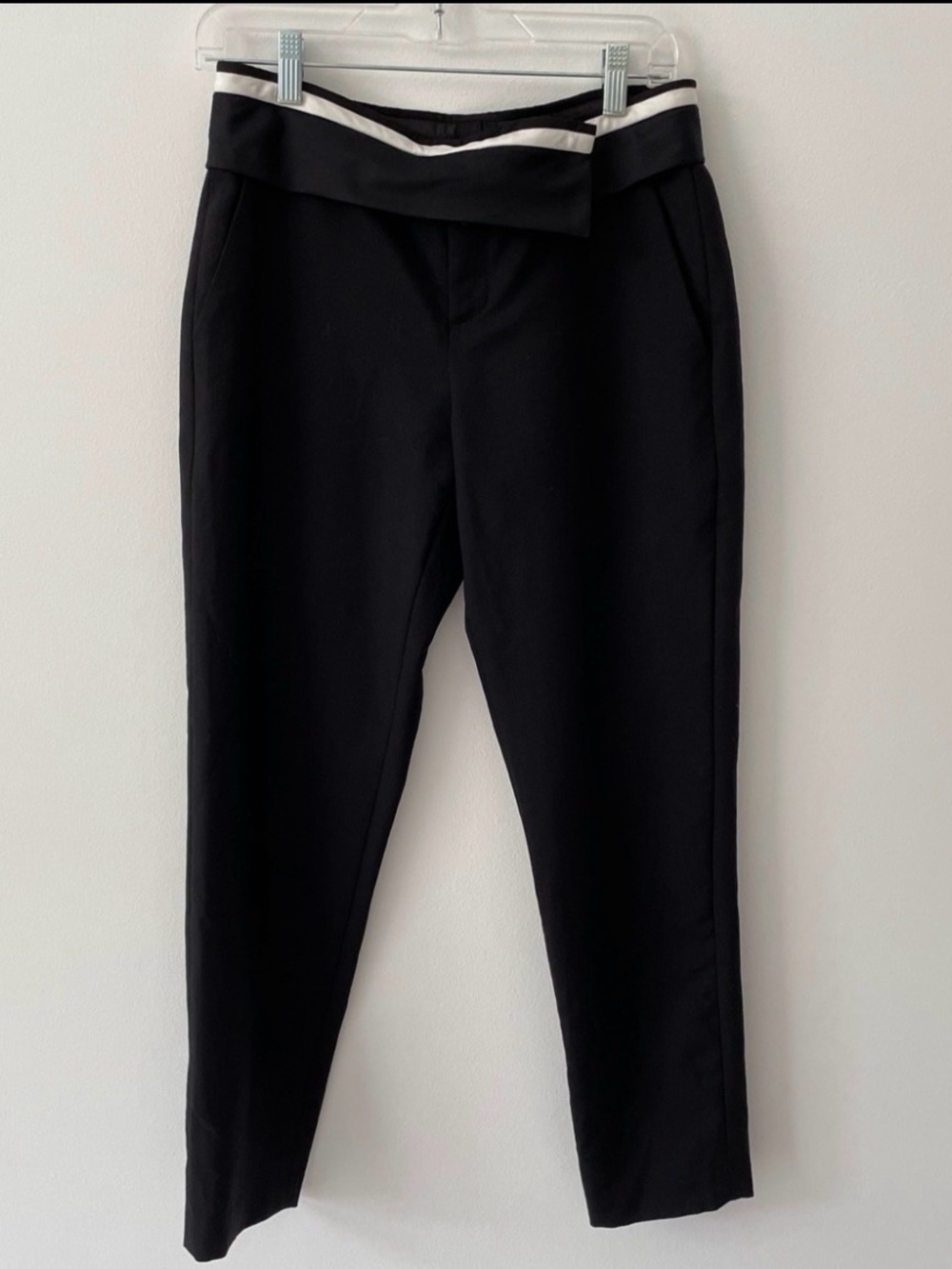 ALC Pants 6 Asymmetrical silk waistband Cropped Pants in Black Size 6